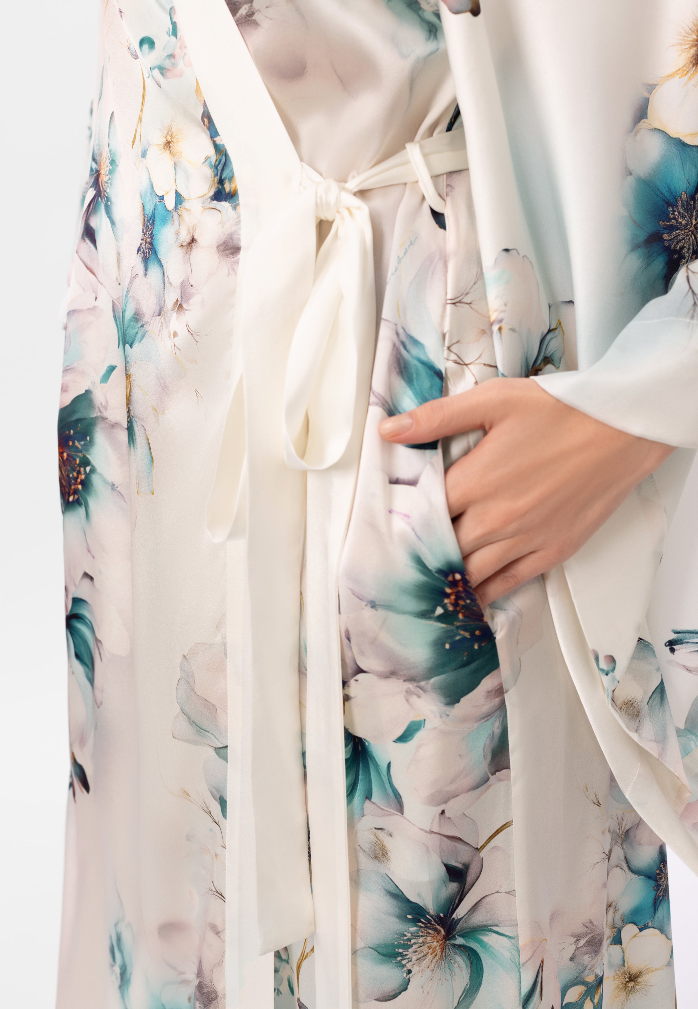 Ilgas šilko kimono FLORELLE