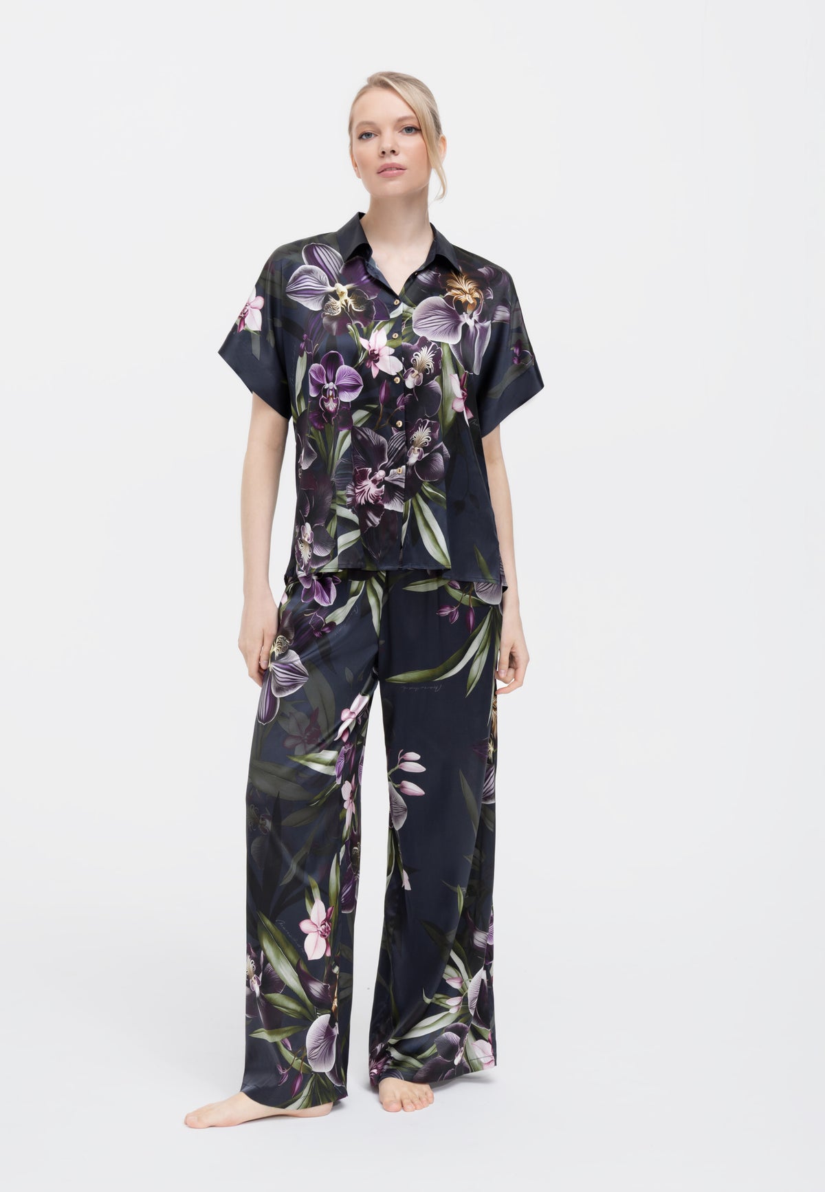 Tiesaus kirpimo šilkinės kelnės ORCHID BLACK