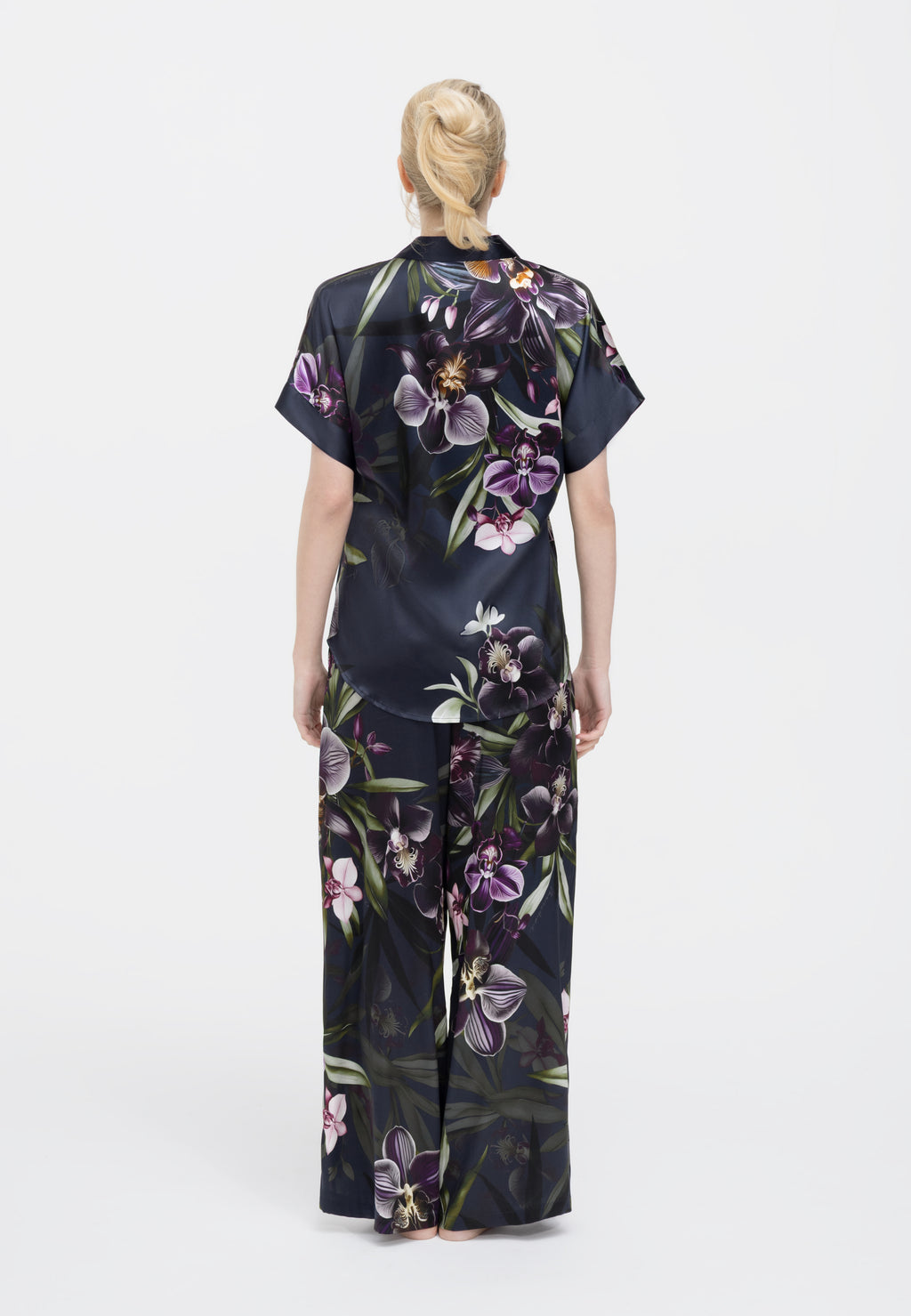 Tiesaus kirpimo šilkinės kelnės ORCHID BLACK