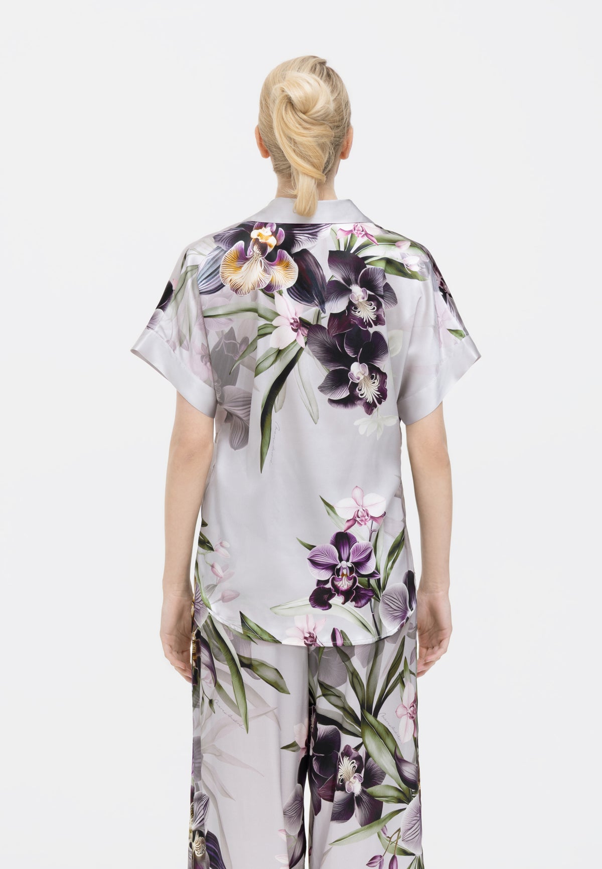 Šilko pižamos palaidinė su sagomis ORCHID WHITE